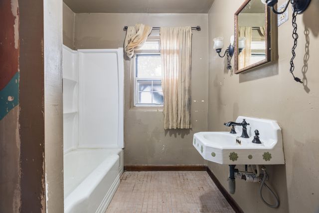 527 Mesilla Street NE, Albuquerque, NM 87108