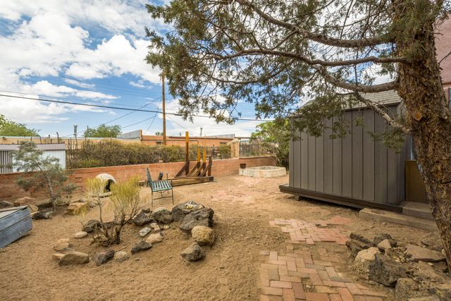 527 Mesilla Street NE, Albuquerque, NM 87108