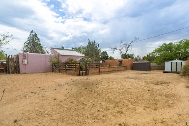 527 Mesilla Street NE, Albuquerque, NM 87108