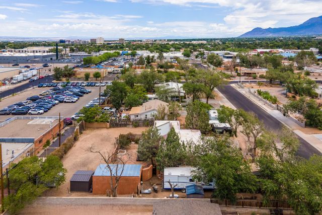 527 Mesilla Street NE, Albuquerque, NM 87108