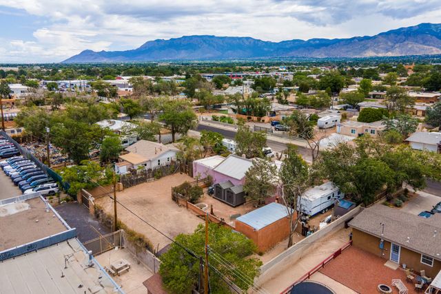 527 Mesilla Street NE, Albuquerque, NM 87108