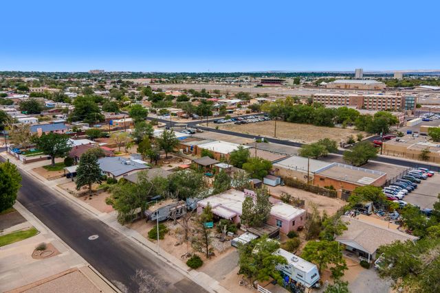 527 Mesilla Street NE, Albuquerque, NM 87108