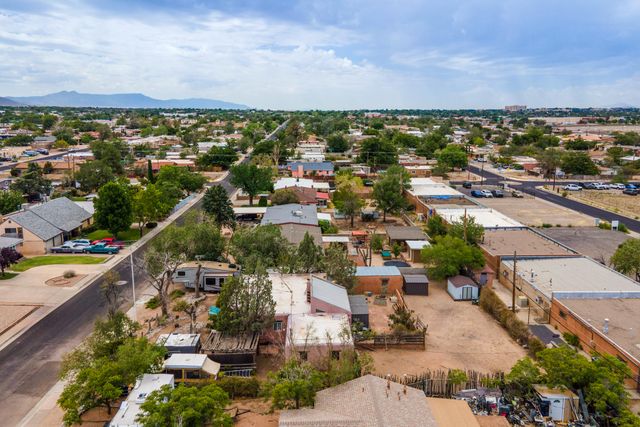 527 Mesilla Street NE, Albuquerque, NM 87108