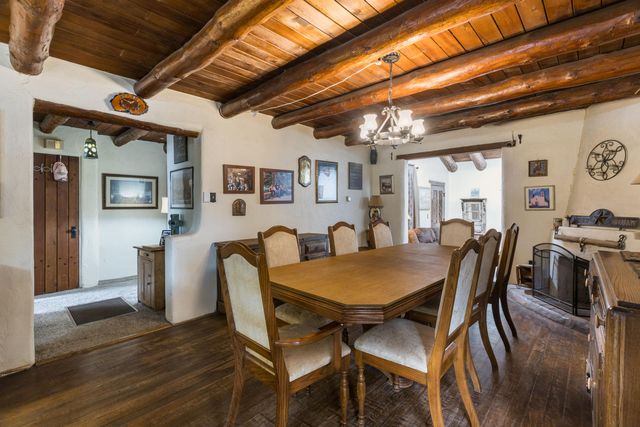 527 Mesilla Street NE, Albuquerque, NM 87108