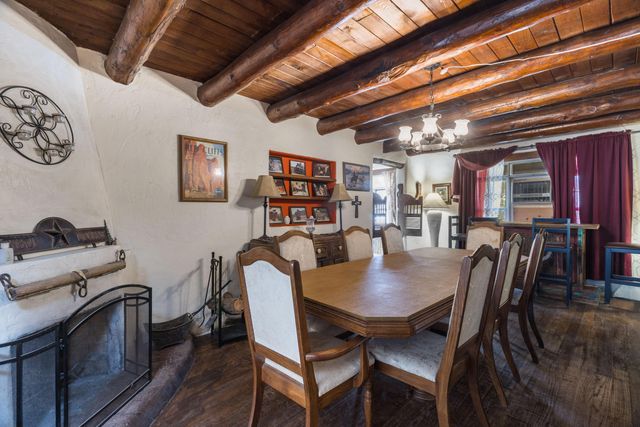 527 Mesilla Street NE, Albuquerque, NM 87108