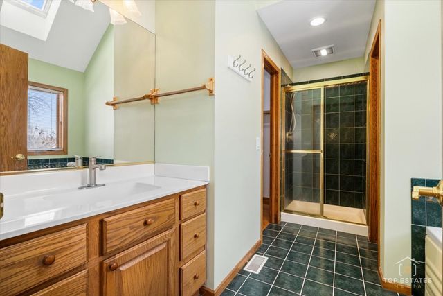 8413 St Moritz Drive, Spring Grove, IL 60081