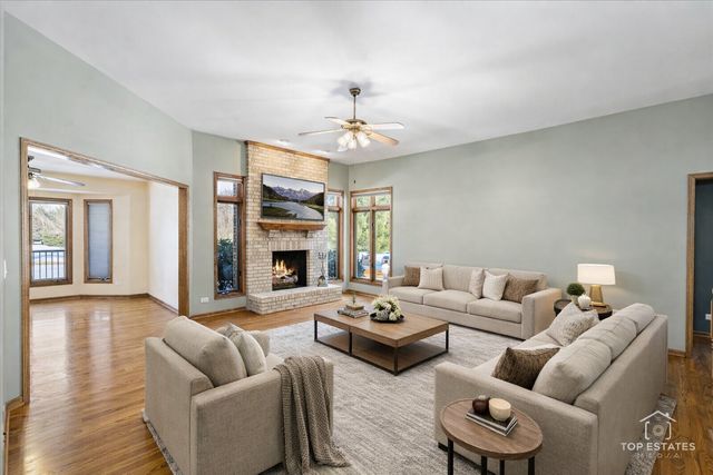 8413 St Moritz Drive, Spring Grove, IL 60081