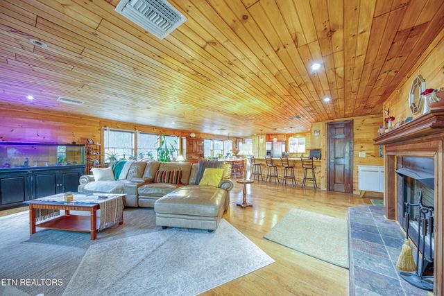 533 Epperson Rd, Tellico Plains, TN 37385