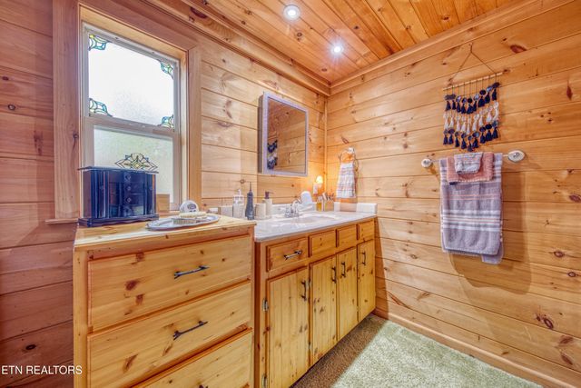 533 Epperson Rd, Tellico Plains, TN 37385