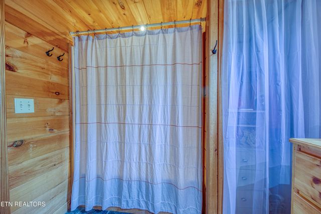 533 Epperson Rd, Tellico Plains, TN 37385