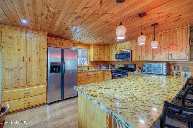 533 Epperson Rd, Tellico Plains, TN 37385