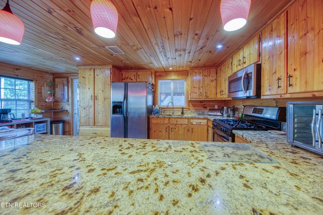 533 Epperson Rd, Tellico Plains, TN 37385