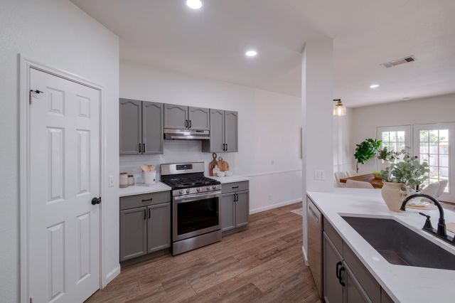 17000 Cranston DR, Round Rock, TX 78664