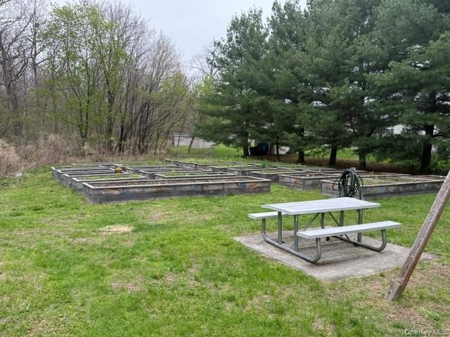 4 Delray Circle, Poughkeepsie, NY 12603