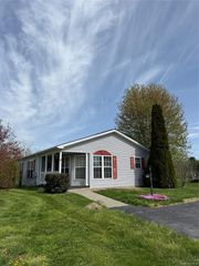 4 Delray Circle, Poughkeepsie, NY 12603