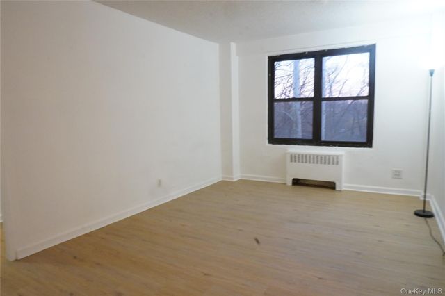 161 Pearsall Drive Pearsall Drive 3H, Mount Vernon, NY 10552