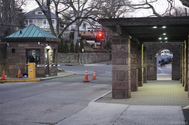 161 Pearsall Drive Pearsall Drive 3H, Mount Vernon, NY 10552