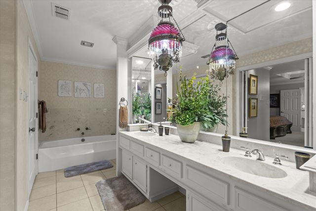 1701 E Carter Drive, Brownfield, TX 79316