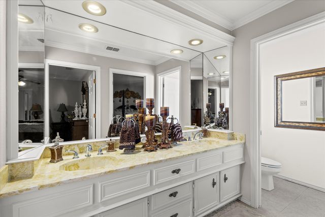 1701 E Carter Drive, Brownfield, TX 79316