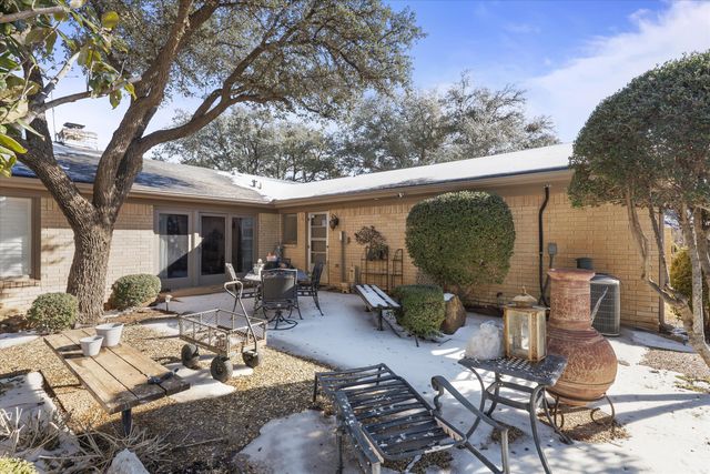 1701 E Carter Drive, Brownfield, TX 79316