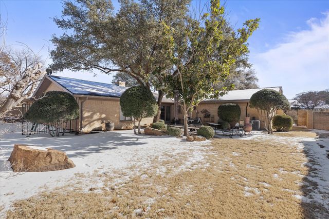 1701 E Carter Drive, Brownfield, TX 79316