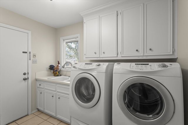 1701 E Carter Drive, Brownfield, TX 79316