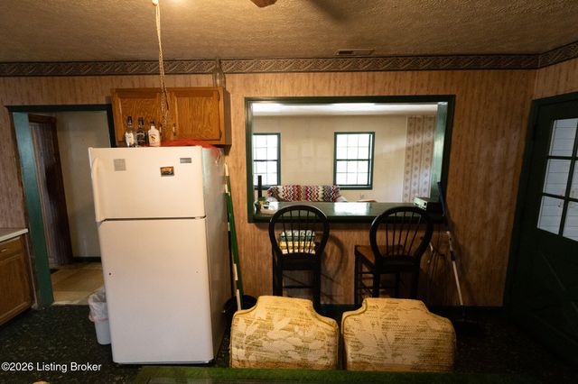 13400 N Blakely Ln, Louisville, KY 40272