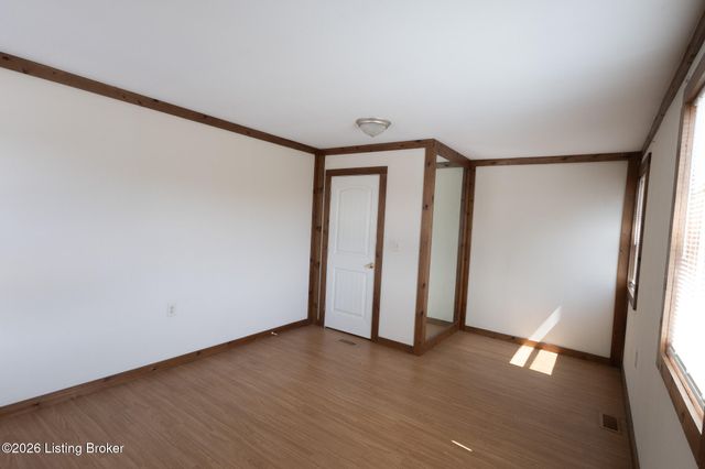 13400 N Blakely Ln, Louisville, KY 40272