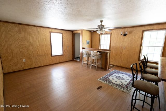 13400 N Blakely Ln, Louisville, KY 40272