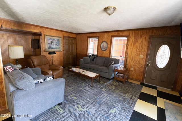 13400 N Blakely Ln, Louisville, KY 40272