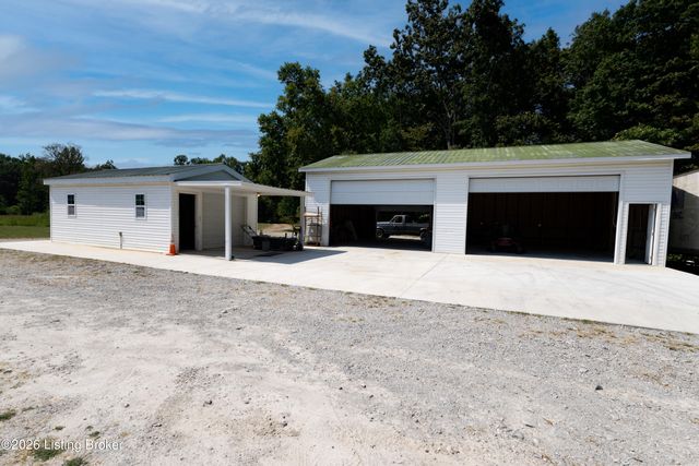 13400 N Blakely Ln, Louisville, KY 40272