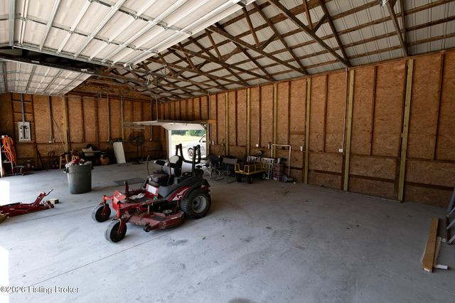 13400 N Blakely Ln, Louisville, KY 40272