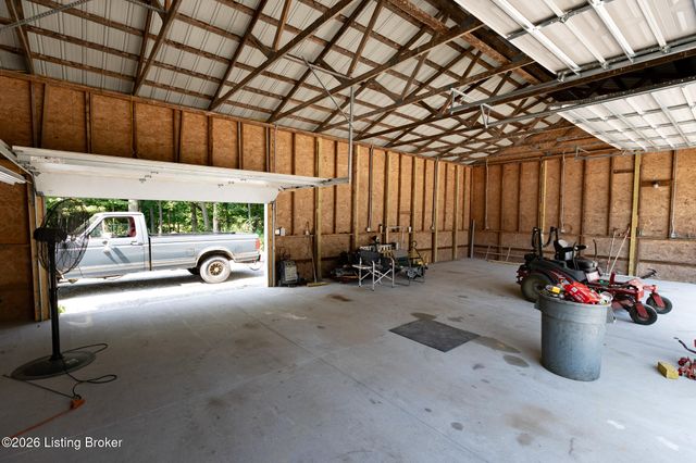 13400 N Blakely Ln, Louisville, KY 40272