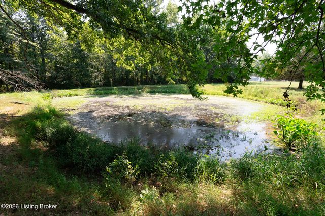 13400 N Blakely Ln, Louisville, KY 40272