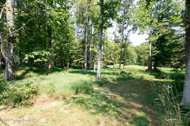 13400 N Blakely Ln, Louisville, KY 40272