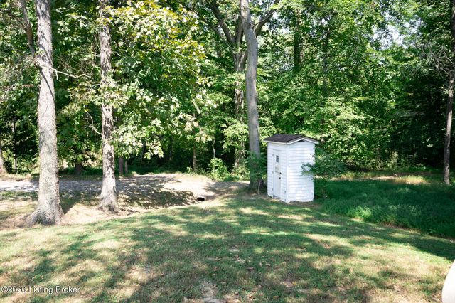 13400 N Blakely Ln, Louisville, KY 40272