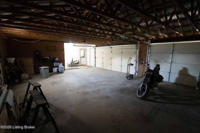 13400 N Blakely Ln, Louisville, KY 40272