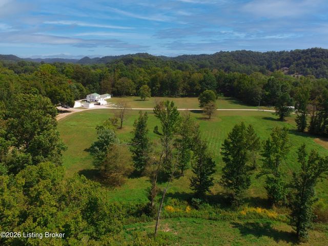 13400 N Blakely Ln, Louisville, KY 40272