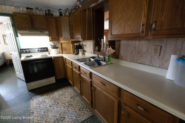 13400 N Blakely Ln, Louisville, KY 40272