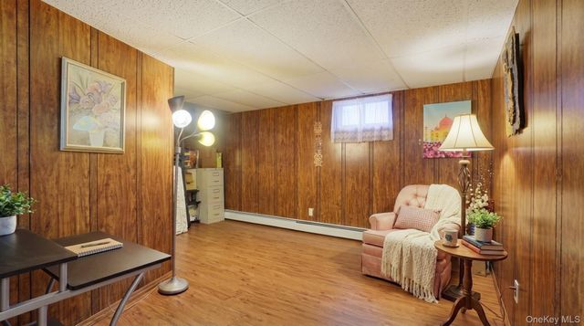54 E Maujer Street, Valley Stream, NY 11580