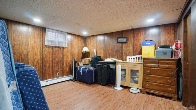 54 E Maujer Street, Valley Stream, NY 11580