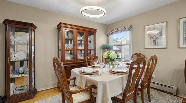 54 E Maujer Street, Valley Stream, NY 11580