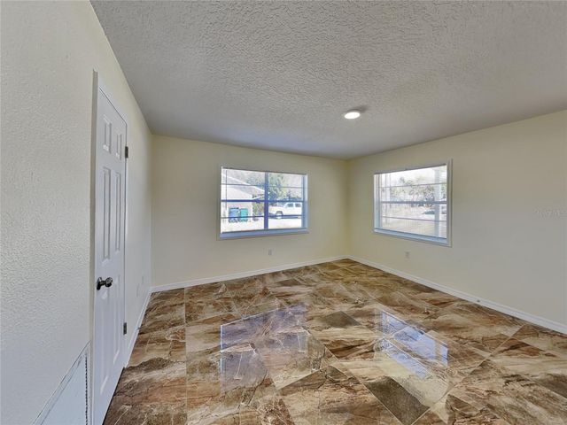 465 OAK DRIVE, Tavares, FL 32778