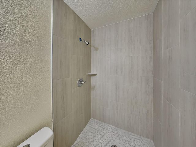 465 OAK DRIVE, Tavares, FL 32778