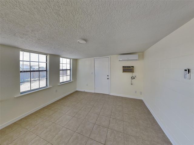 465 OAK DRIVE, Tavares, FL 32778