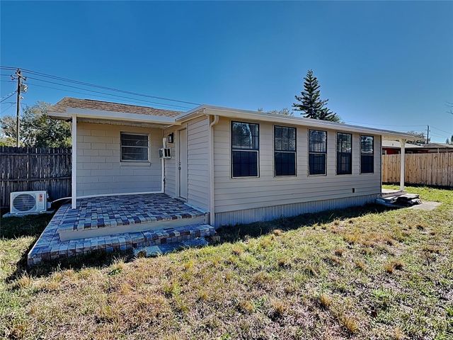 465 OAK DRIVE, Tavares, FL 32778