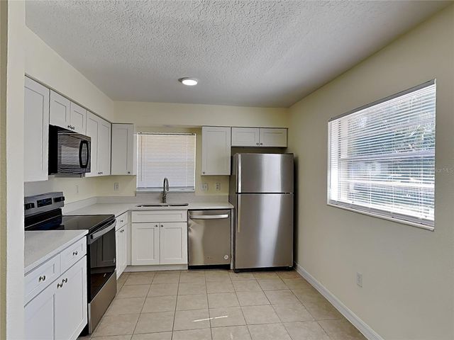 465 OAK DRIVE, Tavares, FL 32778