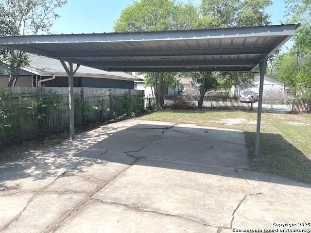 2215 Saint Anthony, San Antonio, TX 78210