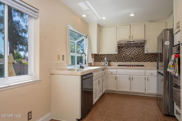 3505 Birdsong Avenue, Thousand Oaks, CA 91360