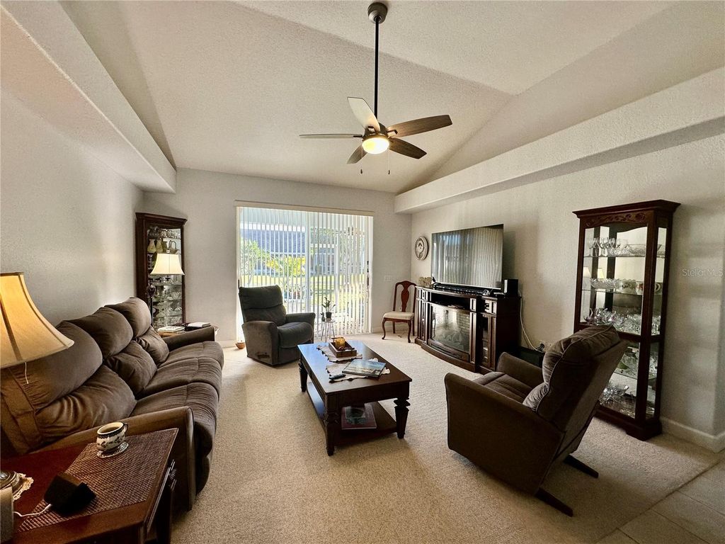 Image 10 of property listing at 357 RUBY LAKE LOOP, Winter Haven, FL 33884